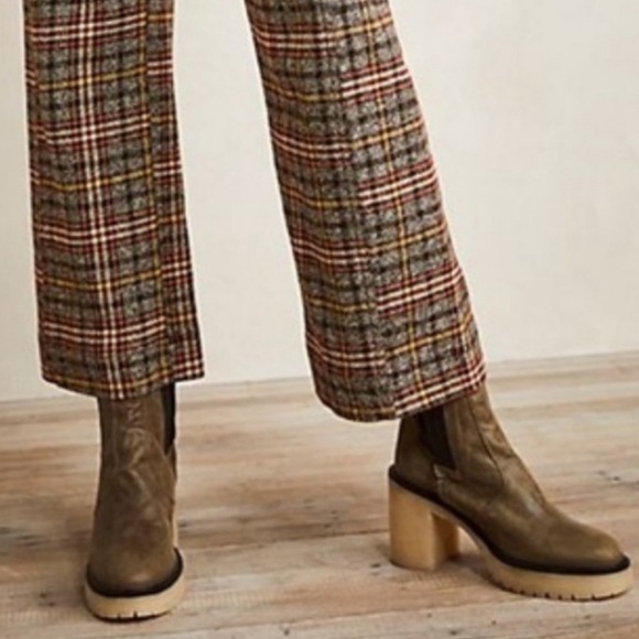 Free People James Chelsea Boots in Olive Leather | 39 - Picture 1 of 12